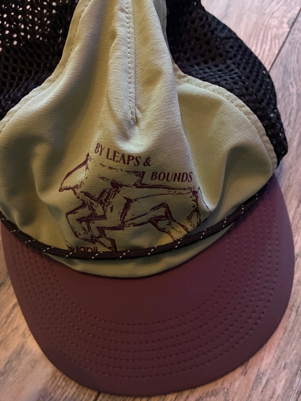 Janji Hat - leaps and bounds